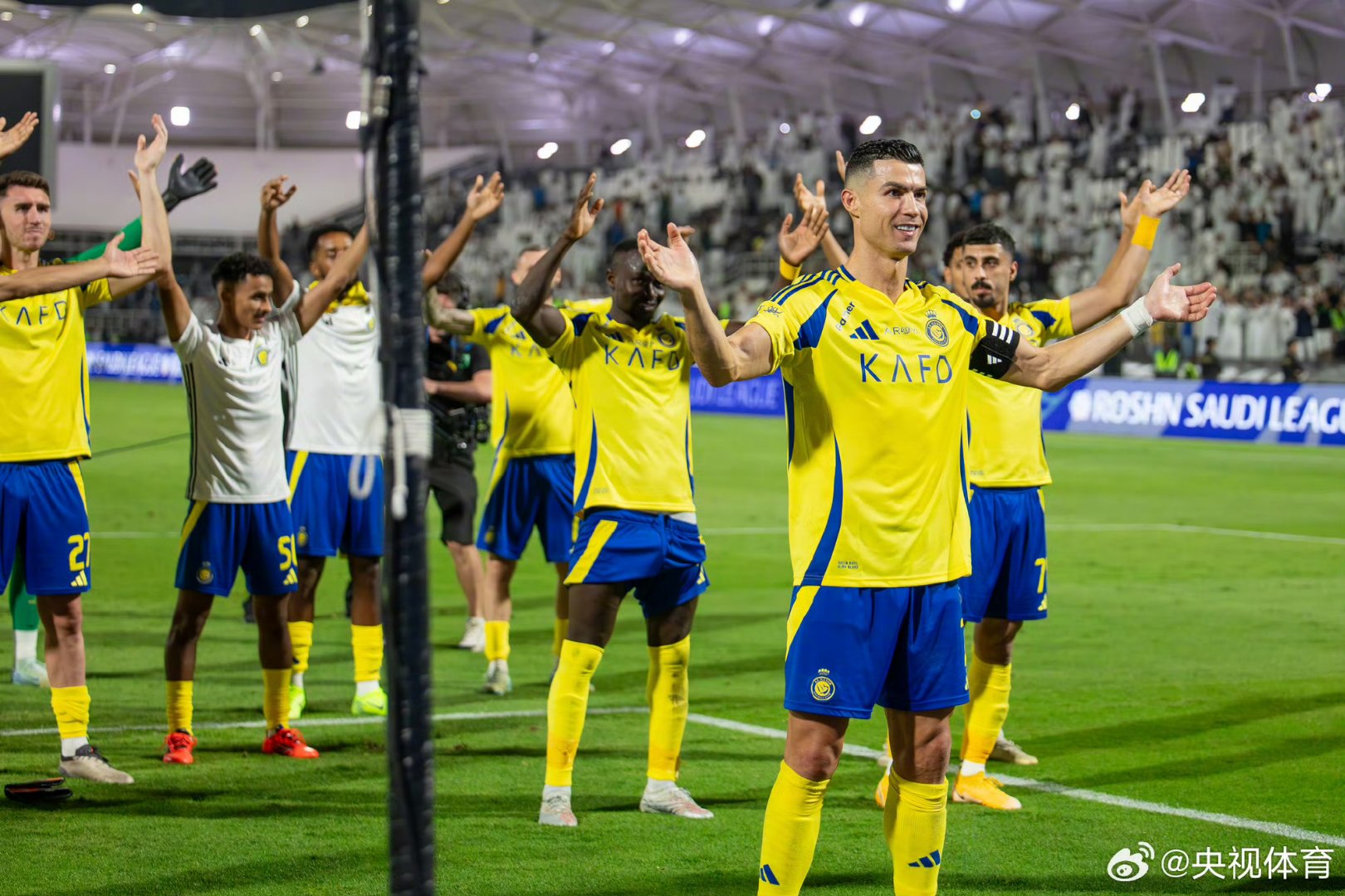 沙尔克赛季首胜来袭，球队迎来转机