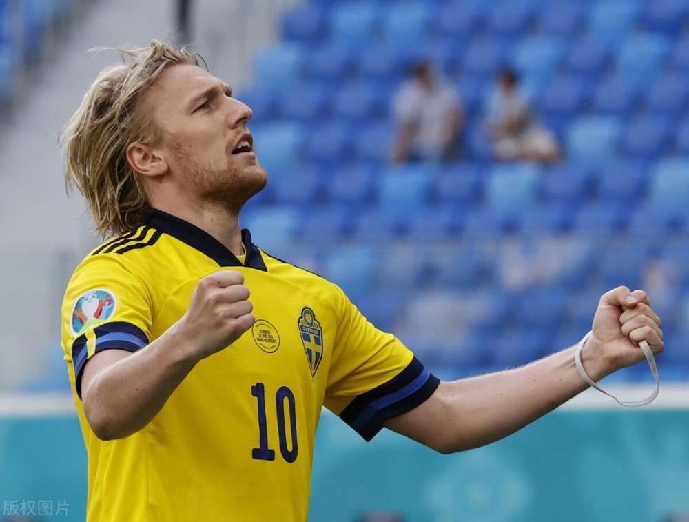 华体会-日本羽毛球队鏖战英格兰羽毛球队，辛杜高光表现的简单介绍